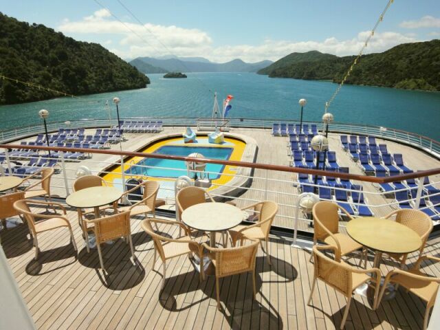 Vistas desde la piscina de popa del MS Volendam (Holland America Line) CRUCEROS HOLLAND AMERICA MS VOLENDAM CRUCEROS PACIFICO CRUCEROS AUSTRALIA CRUCEROS ASIA CRUCEROS DE LUJO LUXURY CRUISES ASIA